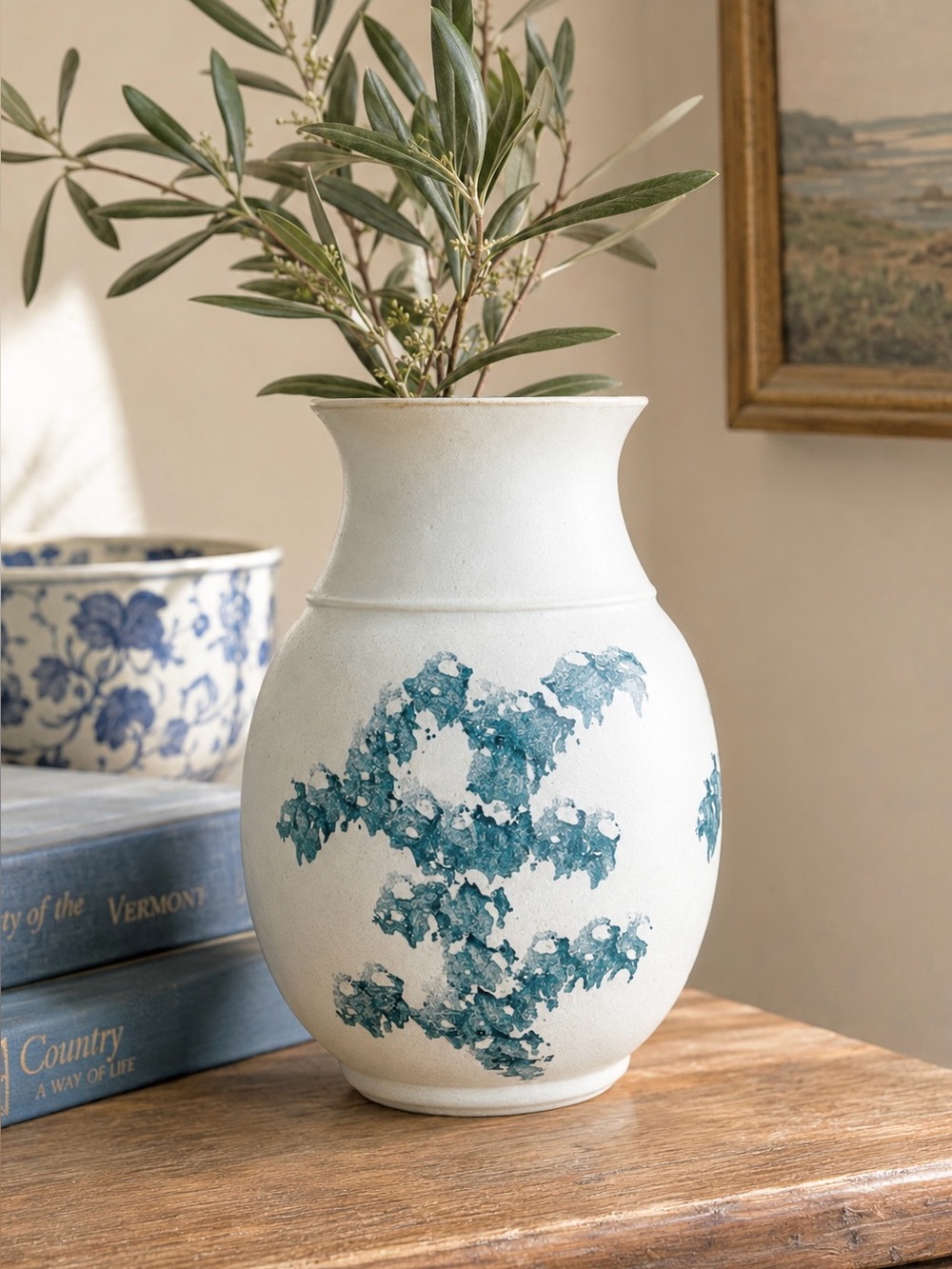Signed Elizabeth Roman Vermont Studio Pottery Blue Spongeware Vase